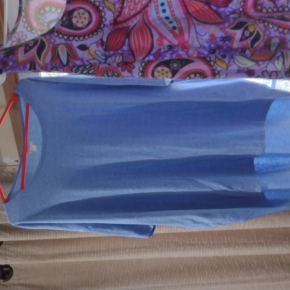 Lula Roe (2) Shirts - Picture 4 of 6